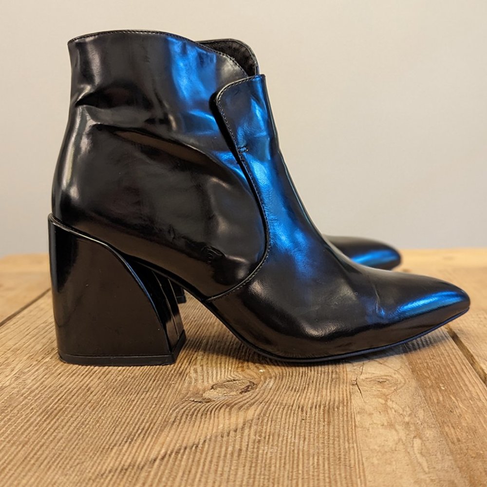 Jeffrey Campbell Bentlee Lo Bootie, Black Patent Leather, Size 7.5